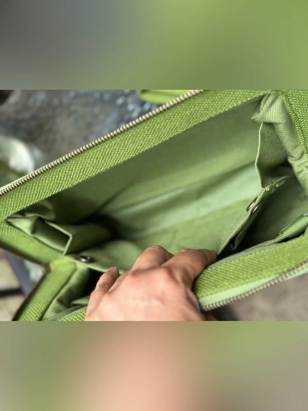 RARE 2009 Cake by Petunia Pickle Bottom Cameo Clutch Green Velvet Diaper Bag